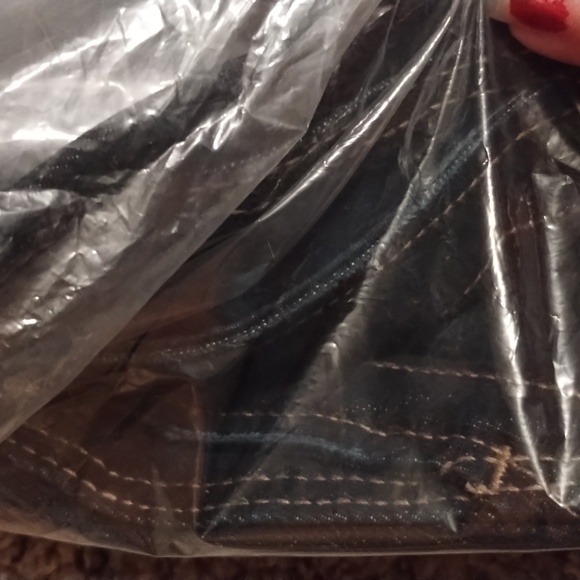 Maurices weekender jean shorts - Picture 7 of 7